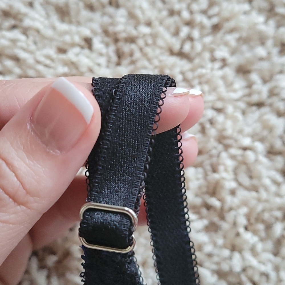 NWOT VS unlined demi bra 34B - Picture 4 of 7
